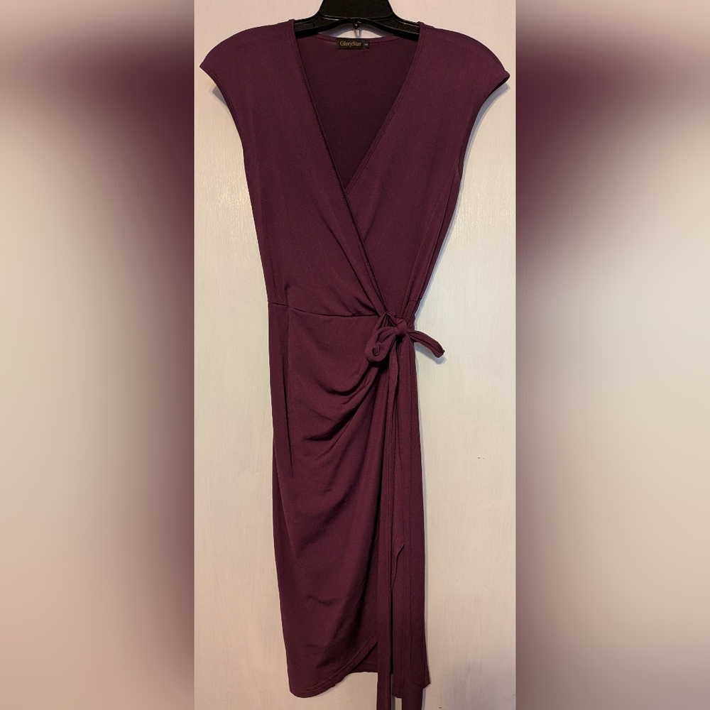 Women's Elegant Wrap Dress - Picture 2 of 4